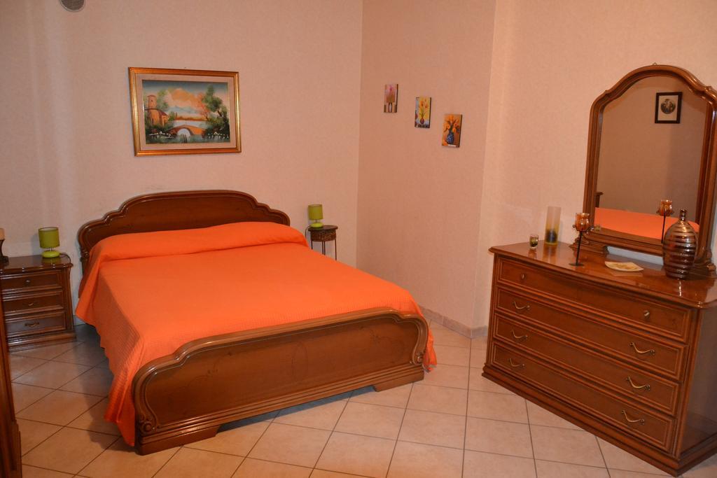 Low Cost La Meridiana Hotel Zafferana Etnea Kamer foto